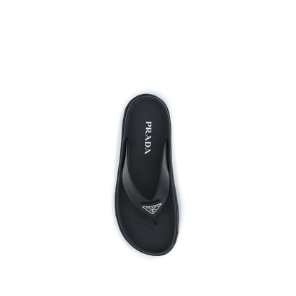 Black Rubber Flip-Flop Sandals