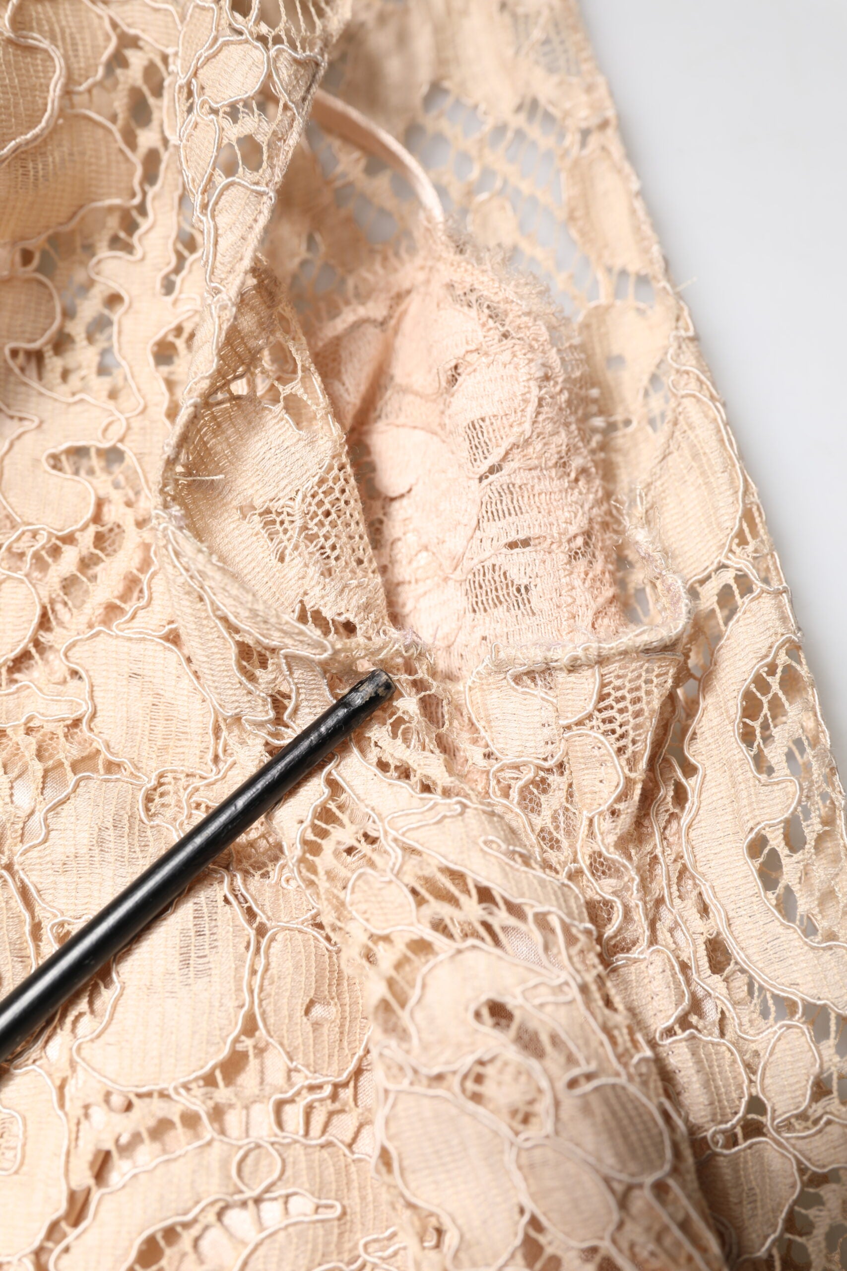 Beige Floral Lace Sleeveless Sheath Dress